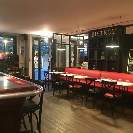 Hotel Restaurant Cousseau Parentis-en-Born Exteriör bild